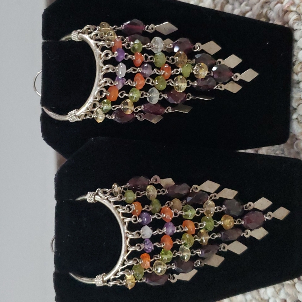 Chandelier earrings - Picture 2 of 2